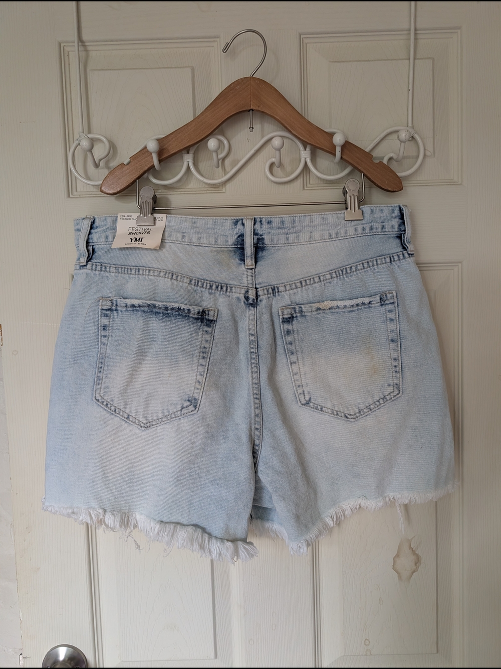 NWT YMI High-Rise Frayed Festival Boho Jean Shorts Size 32 - Picture 4 of 5